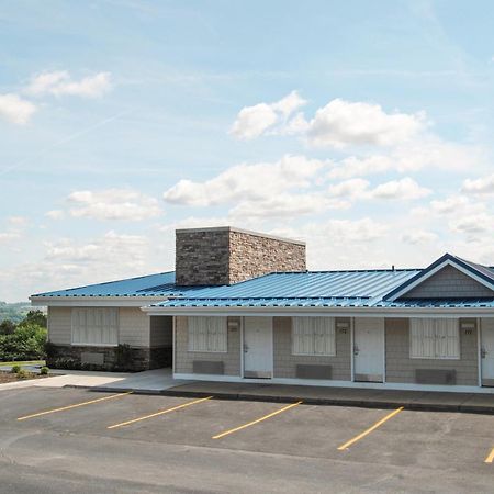 Americas Best Value Inn-Saint Clairsville/Wheeling St. Clairsville Exterior photo