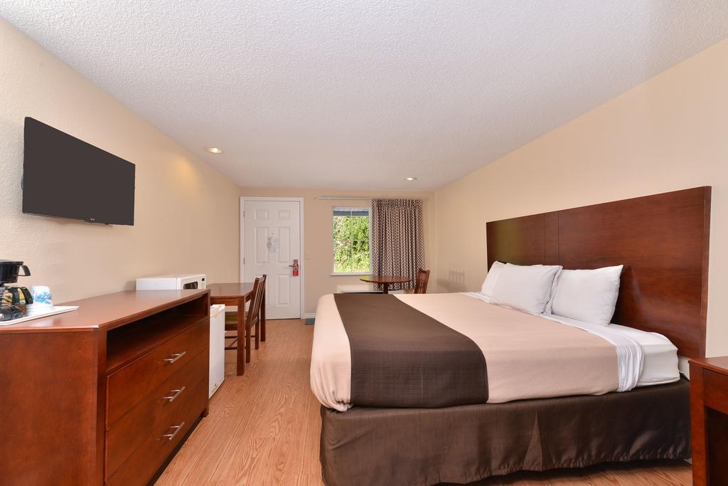 Americas Best Value Inn-Saint Clairsville/Wheeling St. Clairsville Room photo