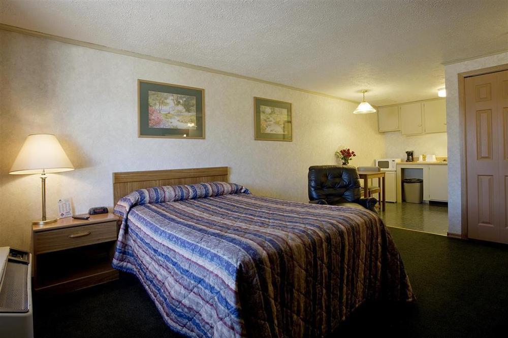 Americas Best Value Inn-Saint Clairsville/Wheeling St. Clairsville Room photo